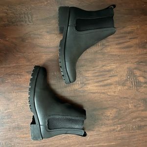 Zara black boots size 41 good condition. Wore a few times
